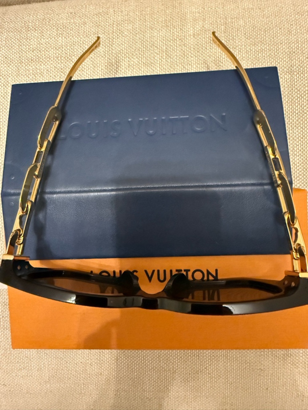 Louis Vuitton LV Edge Black Gold Cat-Eye Sunglasses - Picture 5 of 9